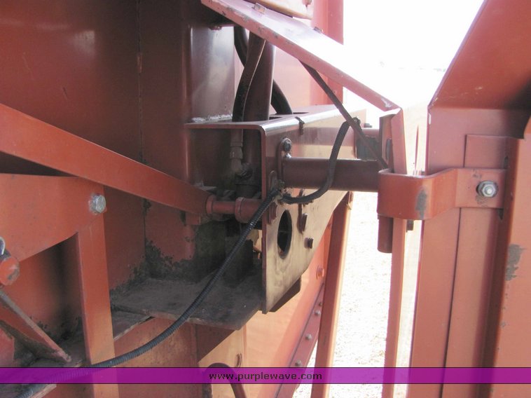 image for item 6710 Hesston 560 round baler