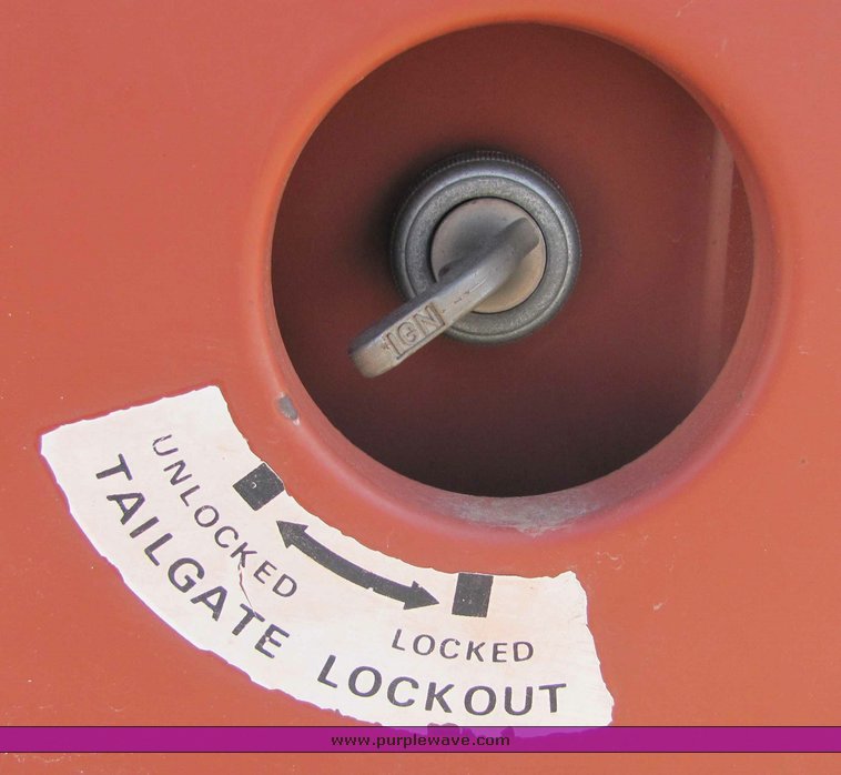 image for item 6710 Hesston 560 round baler