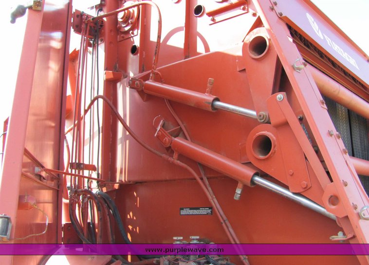 image for item 6710 Hesston 560 round baler