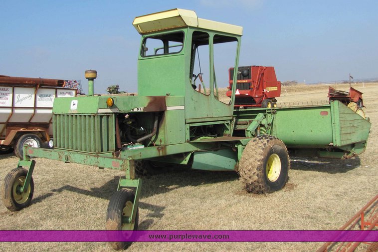 image for item 6712 John Deere 2250 swather
