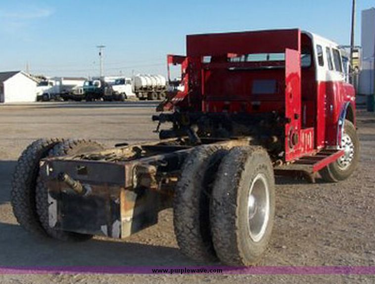 image for item 1201 1984 Ford C8000 fire truck