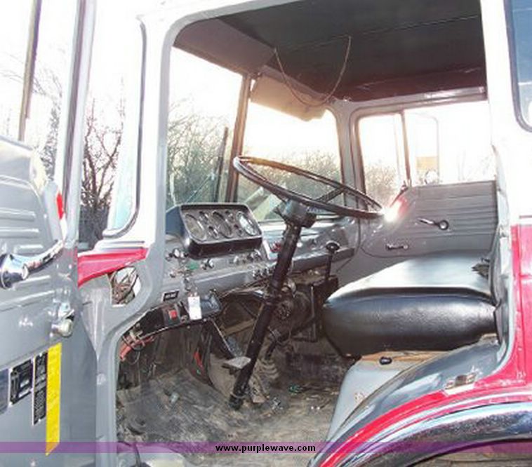 image for item 1201 1984 Ford C8000 fire truck