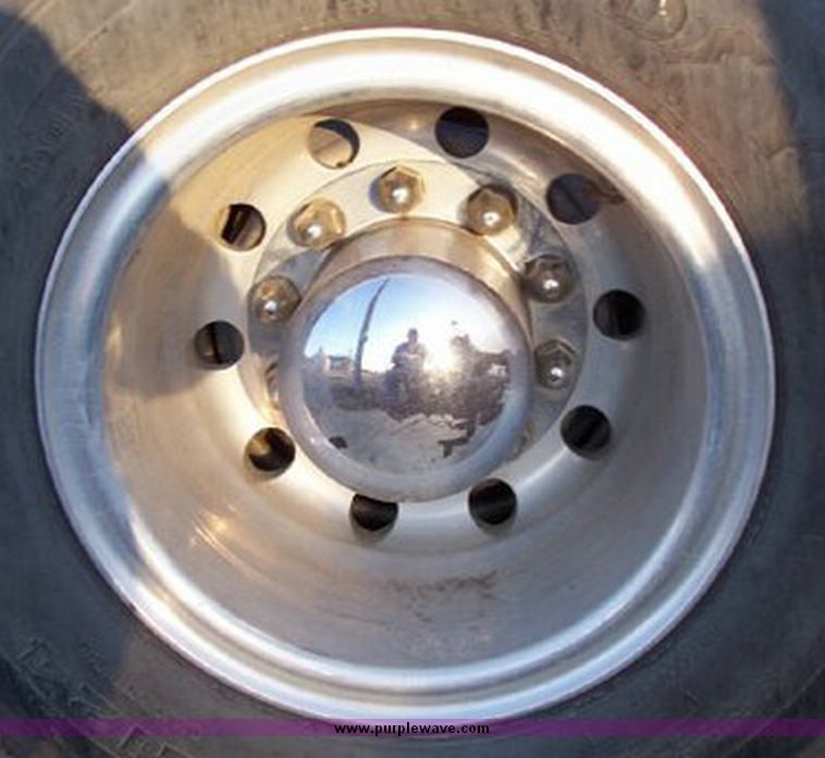 image for item 1201 1984 Ford C8000 fire truck