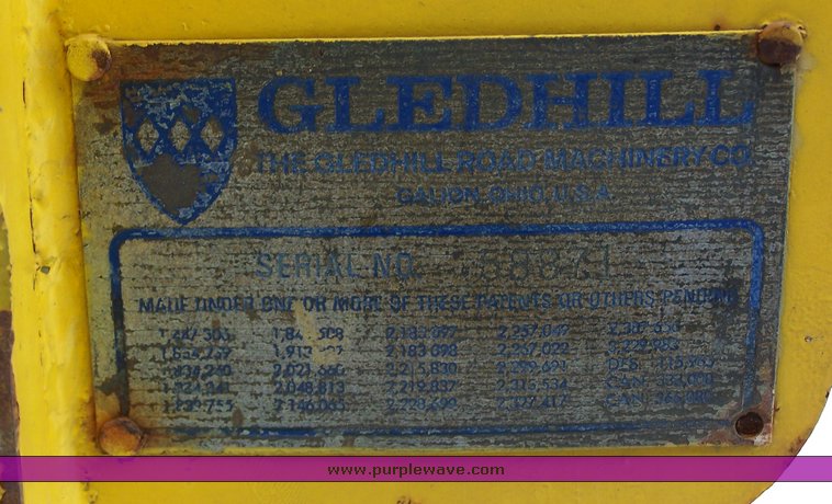 image for item 2000 1975 Ford F-700 truck