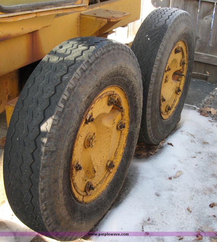 image for item 2060 1973 Fiat-Allis 65 motor grader