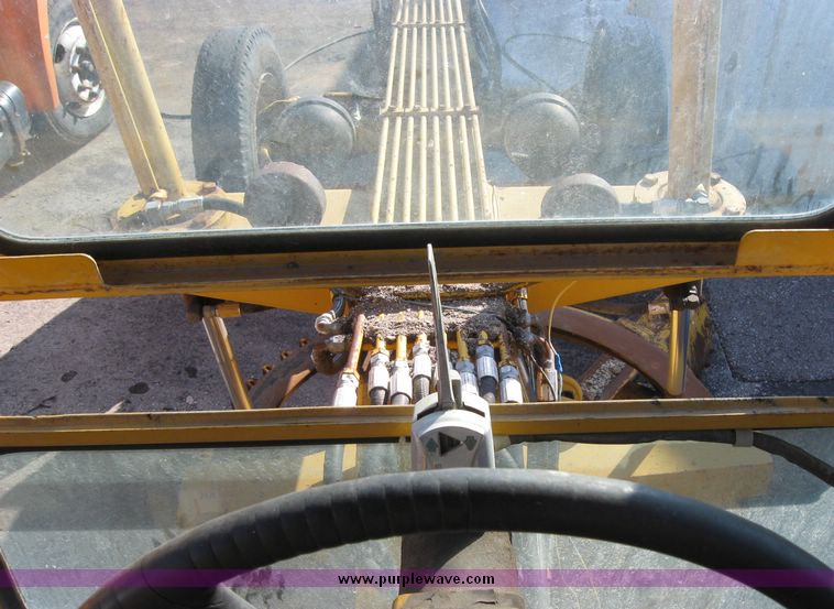 image for item 2060 1973 Fiat-Allis 65 motor grader