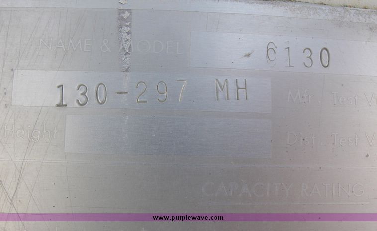 image for item 2061 1978 Ford F-700 pole digger truck