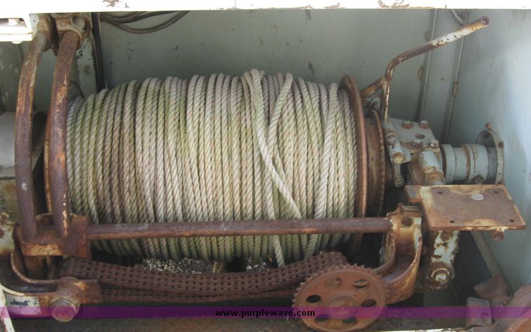 image for item 2061 1978 Ford F-700 pole digger truck