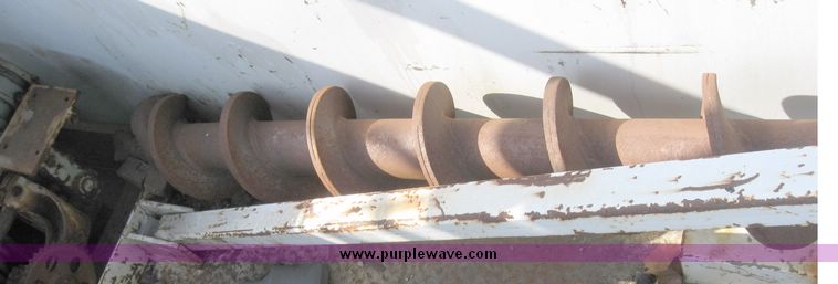 image for item 2061 1978 Ford F-700 pole digger truck