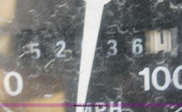 image for item 2061 1978 Ford F-700 pole digger truck