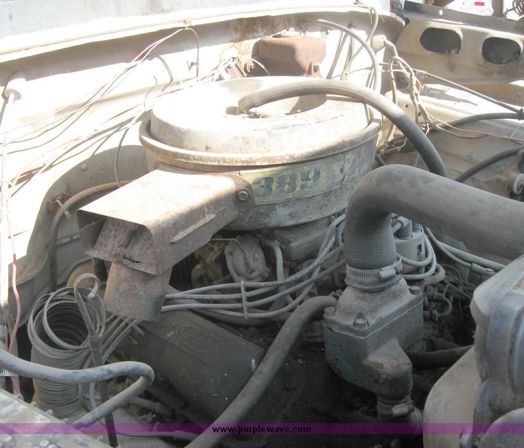 image for item 2061 1978 Ford F-700 pole digger truck