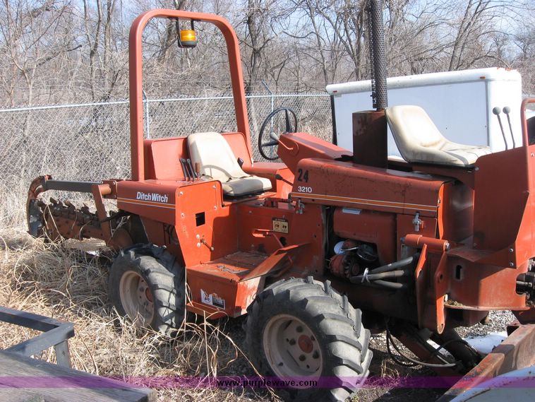 image for item 2062 Ditch Witch 3210 trencher
