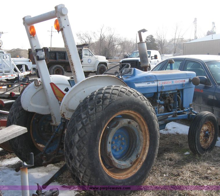 image for item 2063 Ford 3000 tractor