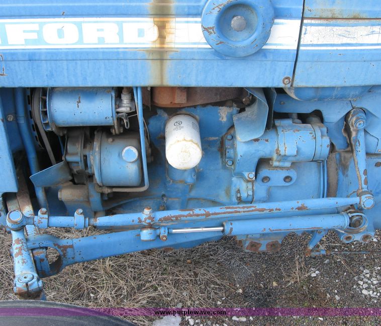 image for item 2063 Ford 3000 tractor