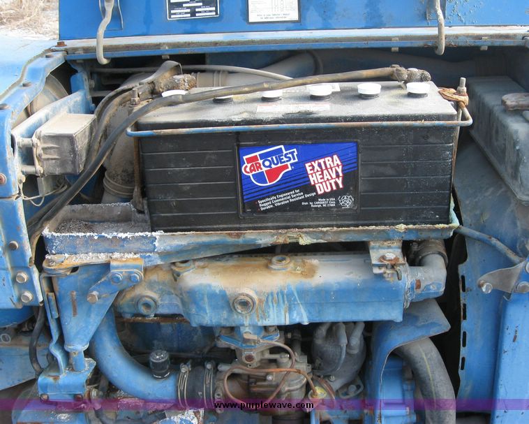 image for item 2063 Ford 3000 tractor