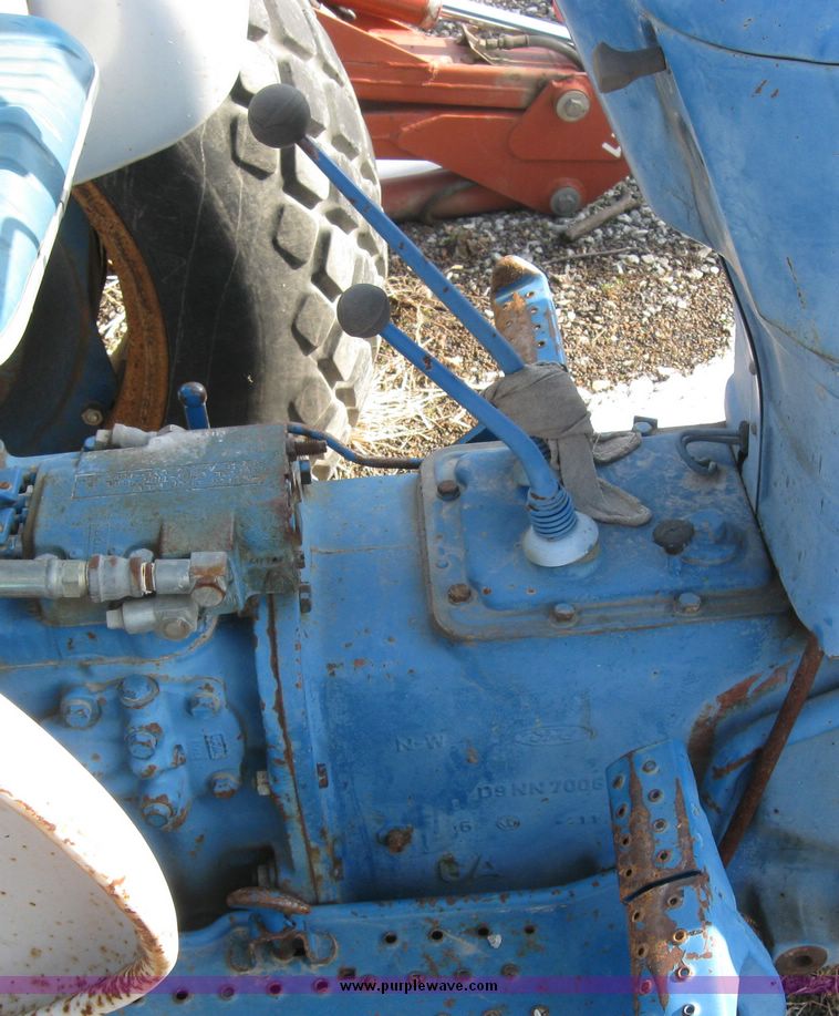 image for item 2063 Ford 3000 tractor