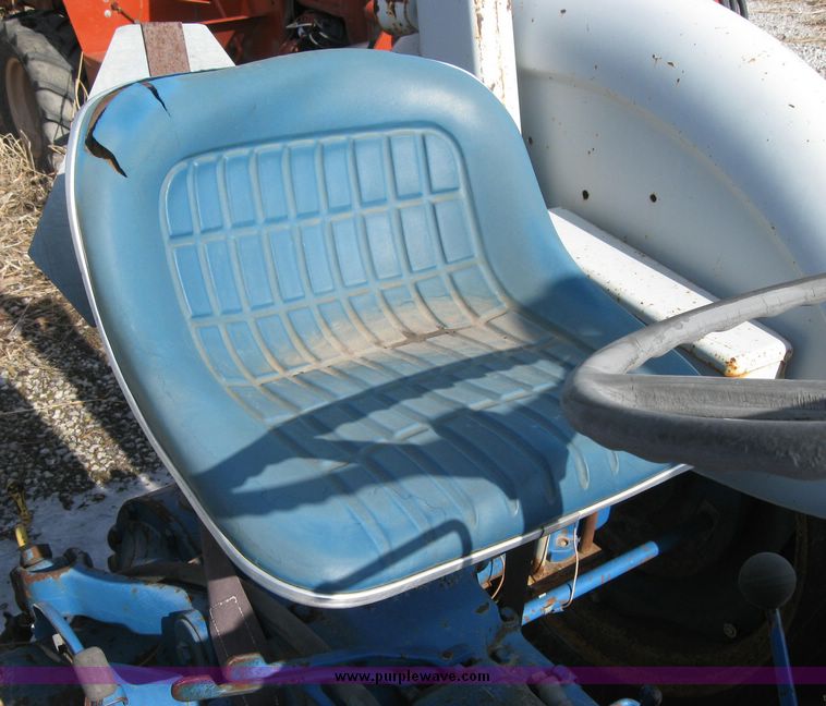 image for item 2063 Ford 3000 tractor