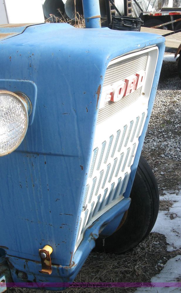 image for item 2063 Ford 3000 tractor