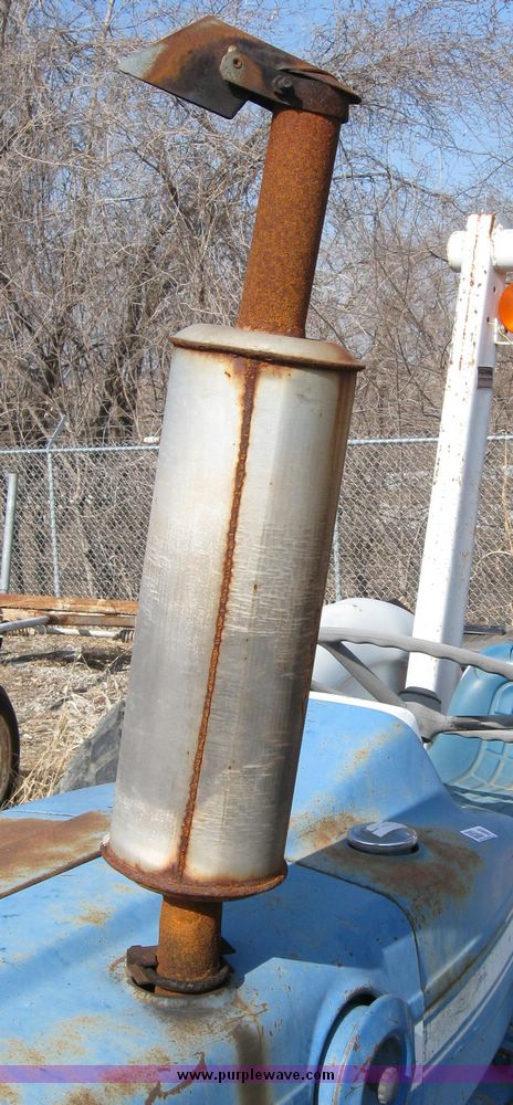 image for item 2063 Ford 3000 tractor