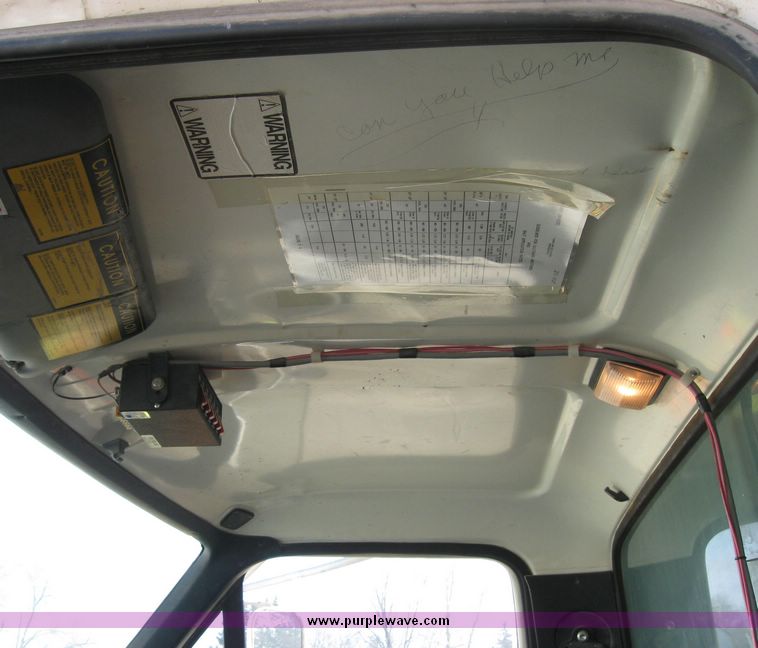 image for item 2075 1990 Ford F-700 dump truck with 8' Flink spreader body