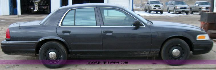 image for item 3353 2005 Ford Crown Victoria Police Interceptor
