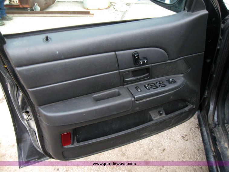 image for item 3353 2005 Ford Crown Victoria Police Interceptor