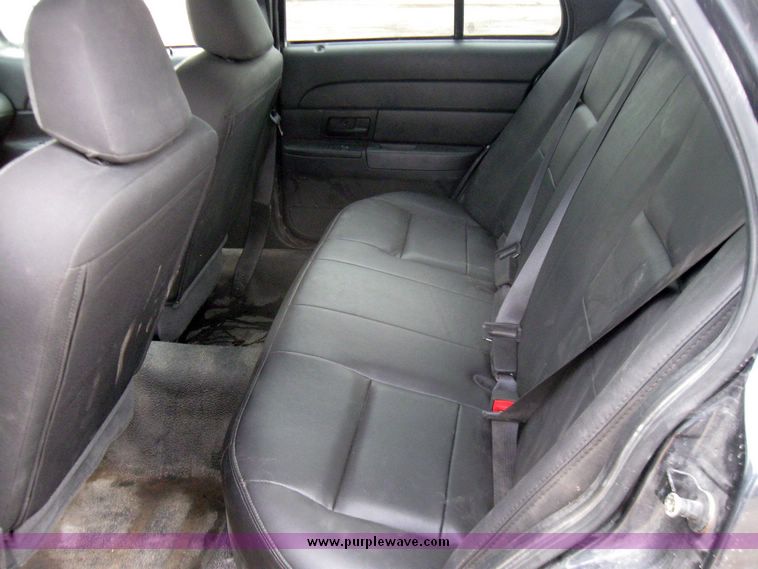 image for item 3353 2005 Ford Crown Victoria Police Interceptor