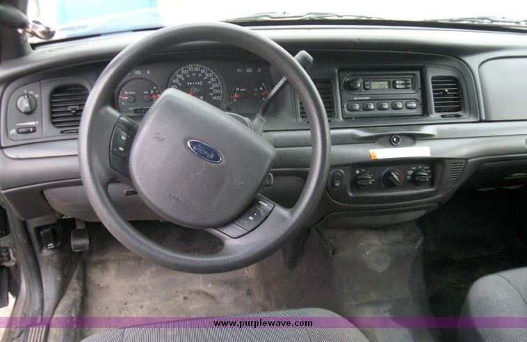 image for item 3353 2005 Ford Crown Victoria Police Interceptor