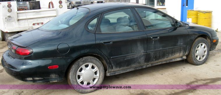 image for item 3354 1998 Ford Taurus