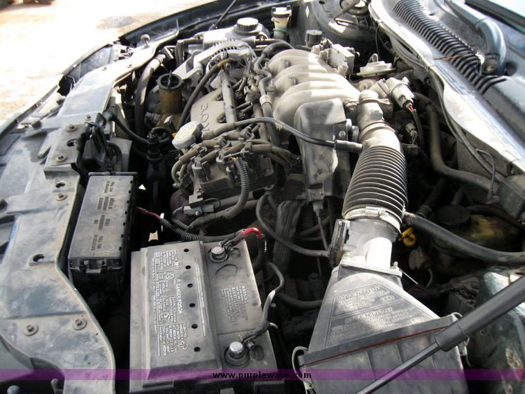 image for item 3354 1998 Ford Taurus