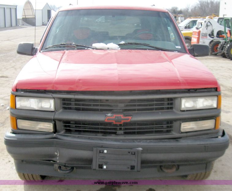image for item 3356 1996 Chevrolet Tahoe