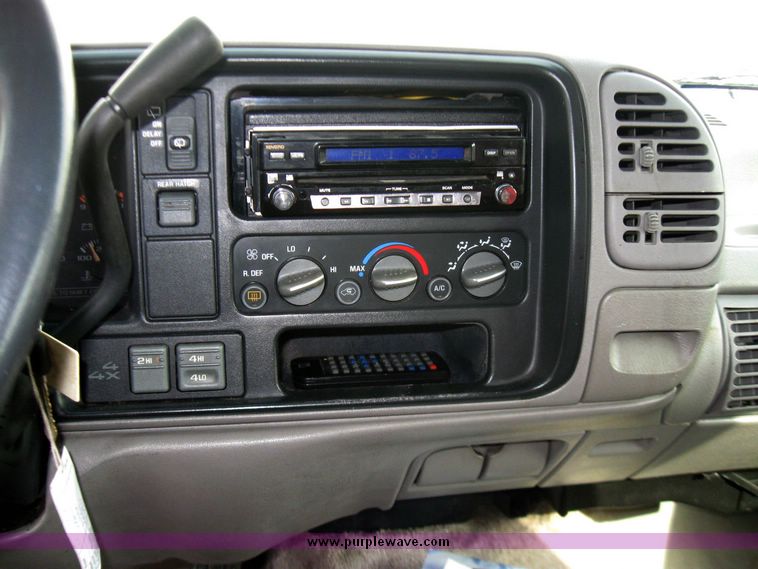 image for item 3356 1996 Chevrolet Tahoe