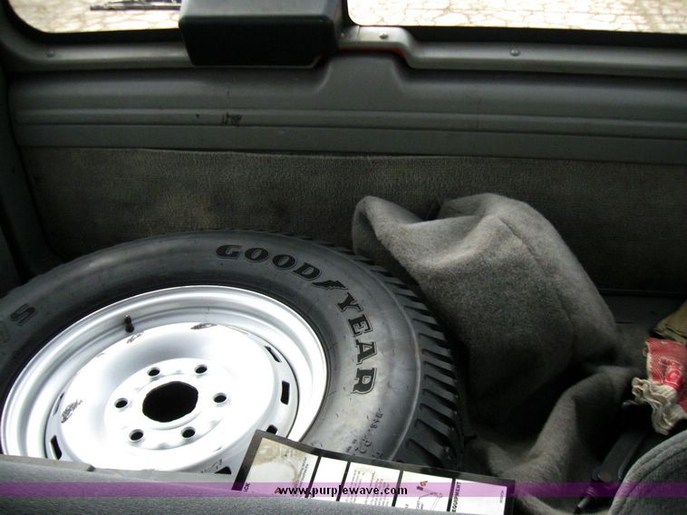 image for item 3356 1996 Chevrolet Tahoe