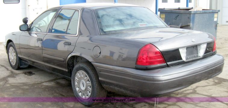 image for item 3357 2004 Ford Crown Victoria Police Interceptor