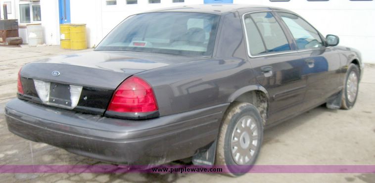 image for item 3357 2004 Ford Crown Victoria Police Interceptor