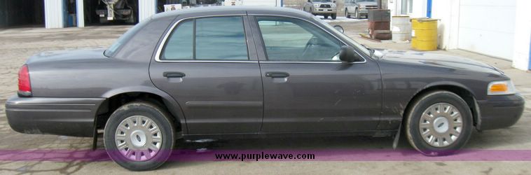 image for item 3357 2004 Ford Crown Victoria Police Interceptor