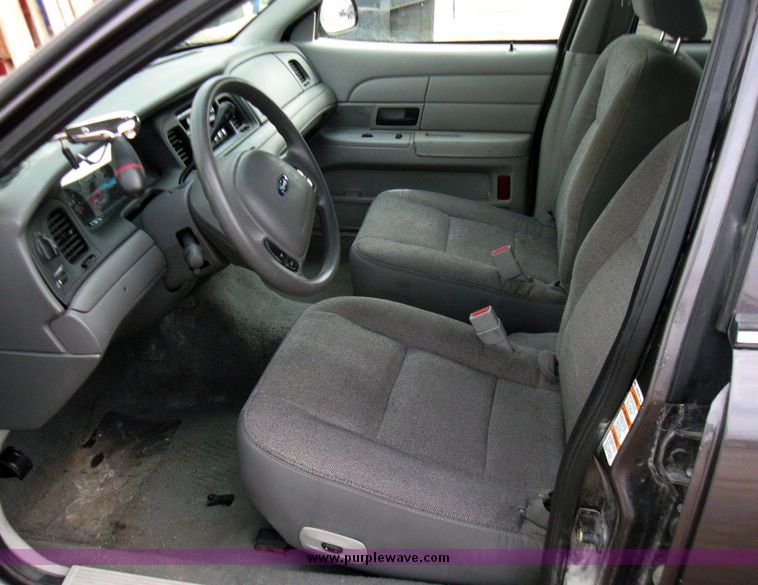 image for item 3357 2004 Ford Crown Victoria Police Interceptor