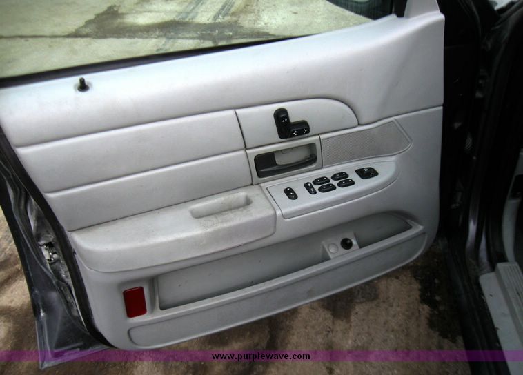 image for item 3357 2004 Ford Crown Victoria Police Interceptor