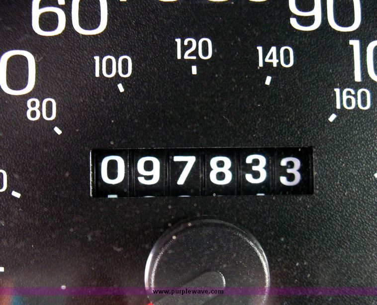 image for item 3357 2004 Ford Crown Victoria Police Interceptor