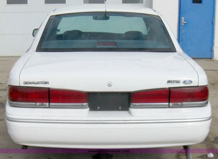 image for item 3358 1997 Ford Crown Victoria Police Interceptor