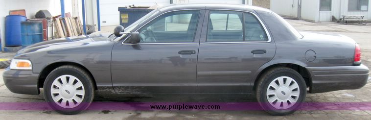 image for item 3359 2007 Ford Crown Victoria Police Interceptor
