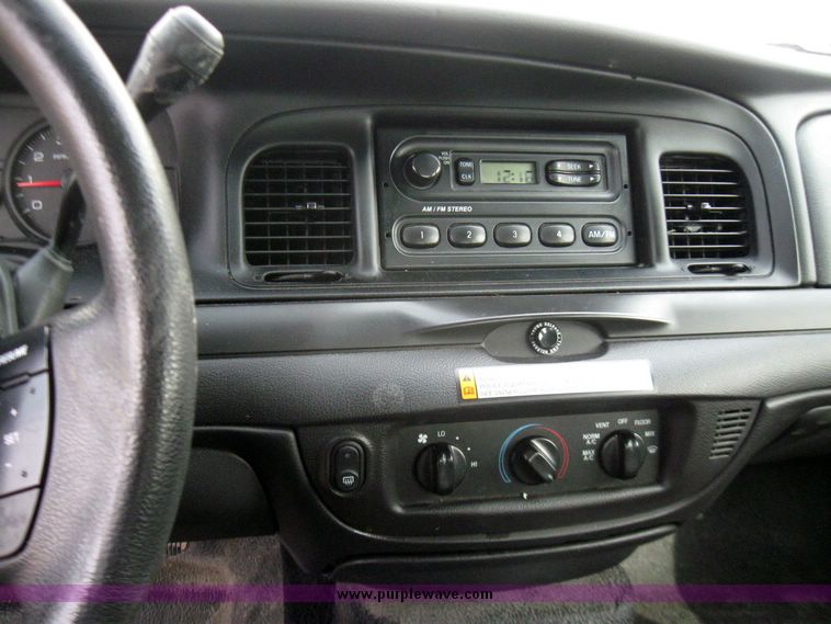 image for item 3359 2007 Ford Crown Victoria Police Interceptor