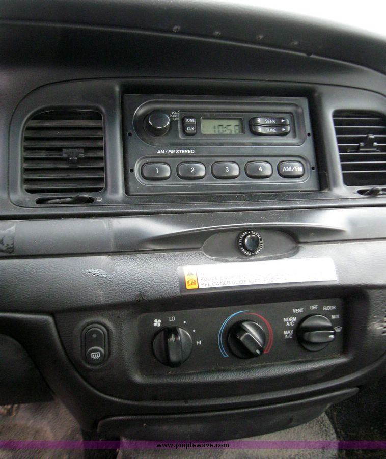 image for item 3361 2007 Ford Crown Victoria Police Interceptor