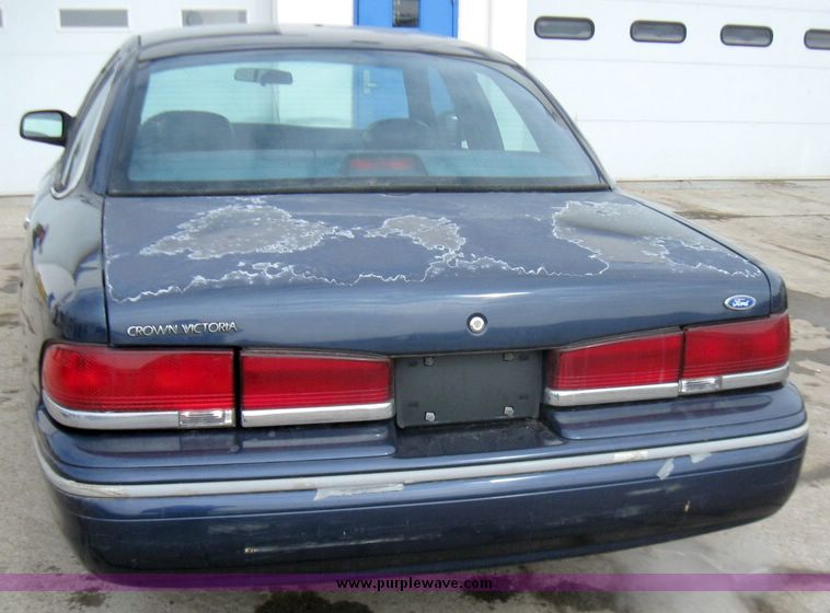 image for item 3362 1995 Ford Crown Victoria Police Interceptor