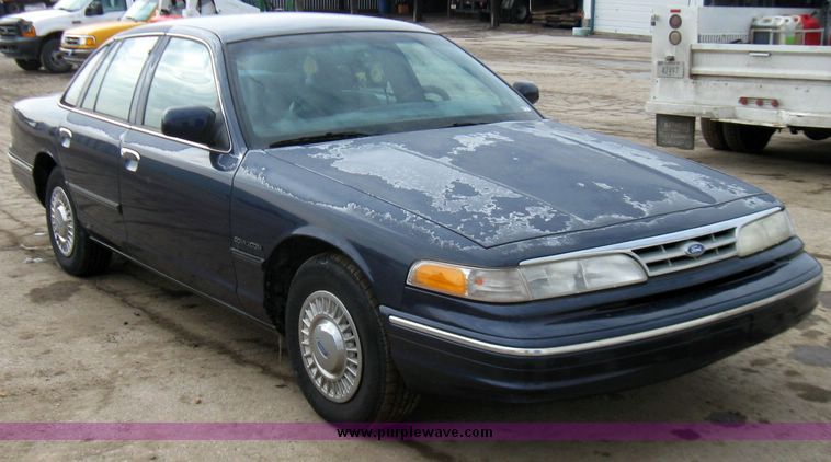 image for item 3362 1995 Ford Crown Victoria Police Interceptor