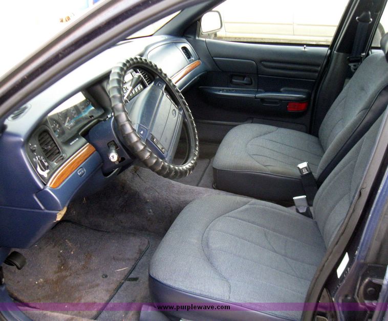 image for item 3362 1995 Ford Crown Victoria Police Interceptor