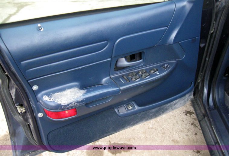 image for item 3362 1995 Ford Crown Victoria Police Interceptor