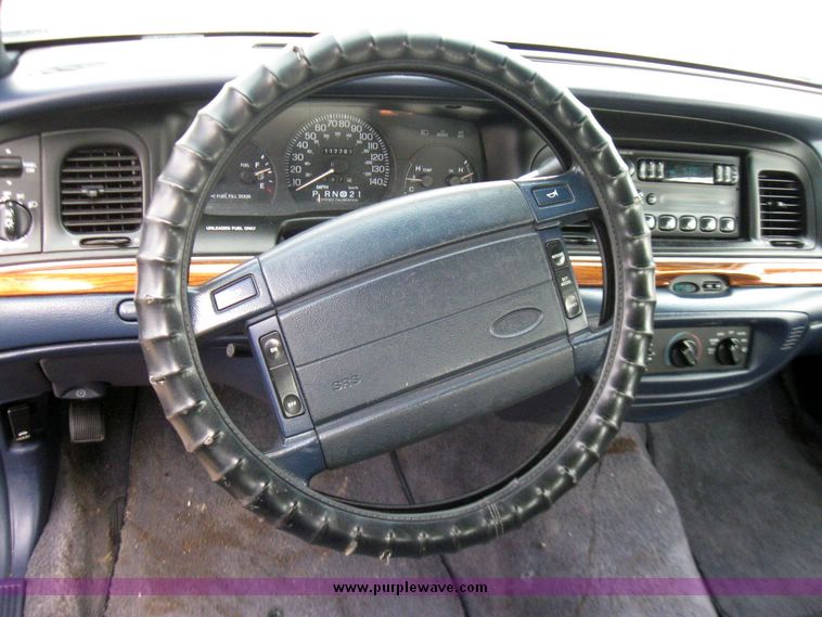image for item 3362 1995 Ford Crown Victoria Police Interceptor
