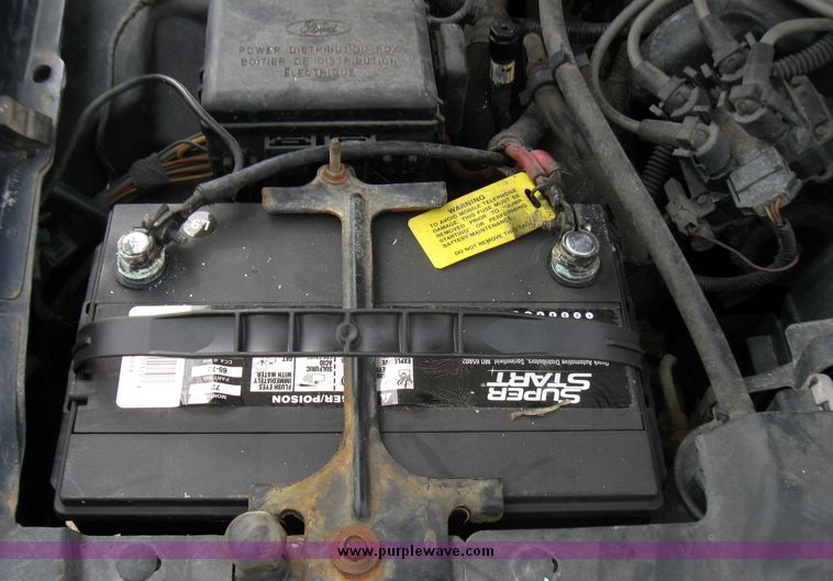 image for item 3362 1995 Ford Crown Victoria Police Interceptor