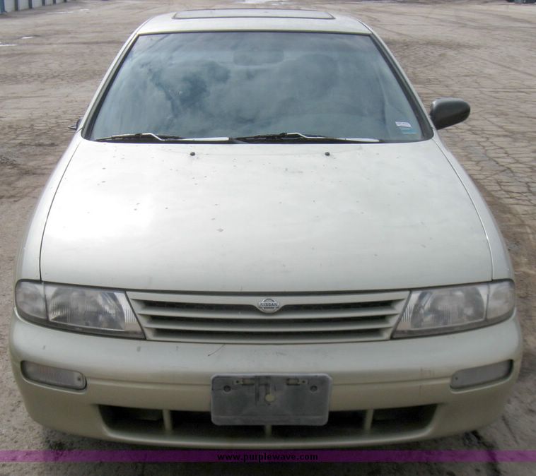 image for item 3363 1997 Nissan Altima